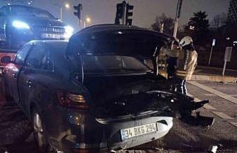 Kartal’da iki otomobil çarpıştı: 2 yaralı