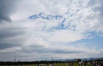 Kastamonu’da 23 Nisan çocukları, uçurtma uçurarak gönüllerince eğlendi