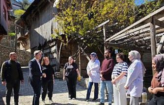 Kaymakam Arıkan’dan Apçağa köyünde restorasyon çalışmaları incelemesi