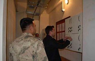 Kaymakam Sarı, jandarmayla bir araya geldi