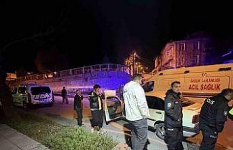 Kendilerini uyaran adamı darp eden şahıslar otomobili bırakıp kaçtı