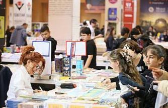 Kepez Kitap Fuarı kitapseverlerin akınına uğruyor