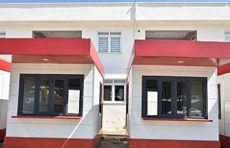 Kepez’e kırmızı-beyaz modern ekmek büfeleri