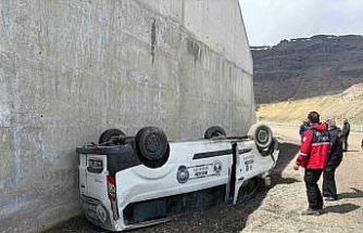 Kontrolde çıkan hafif ticari araç devrildi: 1 yaralı