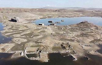 Kuraklıkta ortaya çıkmıştı, yağışlarla yeniden kayboldu