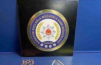 Kurye kılığında uyuşturucu taşıyan şahıs yakalandı