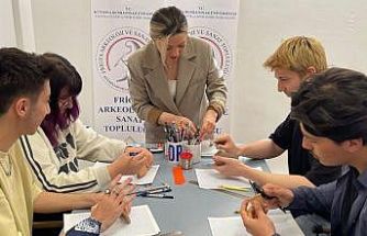 Kütahya Dumlupınar Üniversitesi’nde Arkeolojik Çizim Teknikleri Atölyesi düzenlendi
