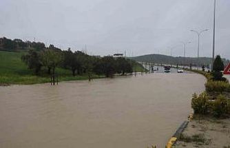 Kuvvetli yağışın etkili olduğu Antakya’da eğitime 1 gün ara verildi