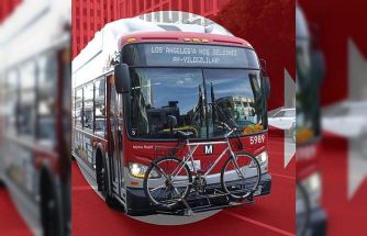 Los Angeles’taki otobüslere "Hoş geldiniz Ay Yıldızlılar" yazıldı