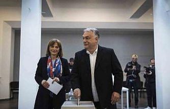 Macaristan’da ilk sonuçlara göre seçimi muhalefet lideri Peter Magyar kazandı