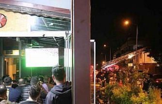 ⁠Mahalle yanarken onlar derbiyi izledi