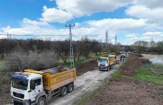 Malatya Büyükşehir Belediyesi Akçadağ’da grup yolunu yeniliyor