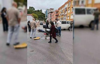 Manavgat’ta kamyonetle çarpışan motosikletin sürücüsü yaralandı
