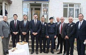Manyas’ta polis haftası kapsamında pasta kesildi