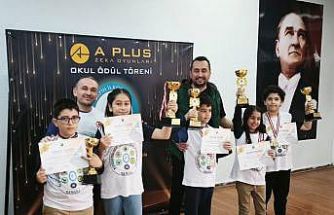 Merkezefendi’nin gururu öğrenciler zeka oyunlarında kürsüye çıktı