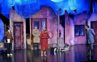 Mersin Şehir Tiyatrosuna sanat dünyasından tam not