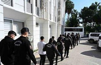 Mersin’de dolandırıcılık şebekesi çökertildi: 100 milyonluk para trafiği ortaya çıktı