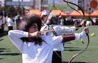 Mersin’de geleneksel okçuluk şöleni: 13 ilçeden 150 sporcu katıldı