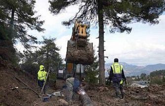 Mersin’de heyelan bölgesinde hasar gören içme suyu hattı onarıldı