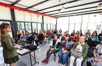 Mersin’de sosyal yaşama katkı sağlayan kurslar yoğun ilgi görüyor