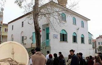 Mimarlar Bigadiç’te Hassa Mimarlar Ocağı’nın mimari eserlerini inceledi