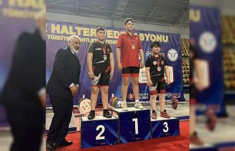 Minik halterci Taha Toprak, Türkiye 2’ncisi oldu