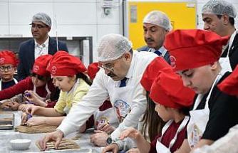 Minik şeflerden 23 Nisan’a özel kurabiye