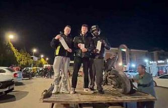 Motosikleti bağlanan sürücü 58 bin TL’lik ceza tutanağı ile poz verdi