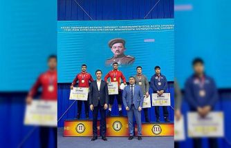 Muhittin Emre Helvacı’dan gümüş madalya