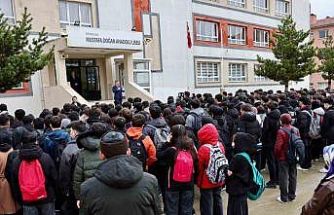 Mustafa Doğan Anadolu Lisesi’nde şehitler için saygı programı