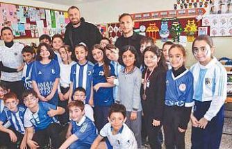 Mustafa Yumlu ve  Sefa Akgün çocukların çağrısını cevapsız bırakmadı