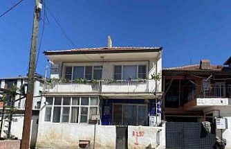 Namaz için uyandı, oğlunu banyoda ölü buldu