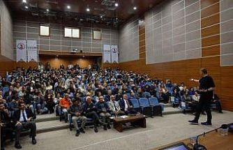 NASA’daki Türk bilim adamı Dr. Umut Yıldız, OMÜ’de evrenin sırlarını anlattı
