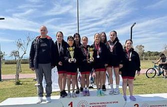 Nazillili öğrenciler Türkiye finallerinde kürsüye çıktı