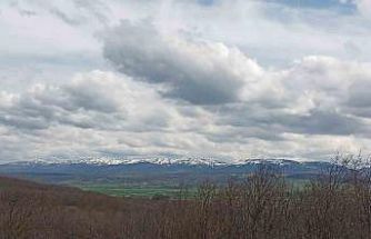 Nisan ortasında kış sürprizi: Akdağ yeniden beyaza büründü