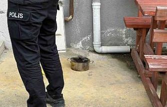 Ocakta unutlan yemek yangına sebep oldu