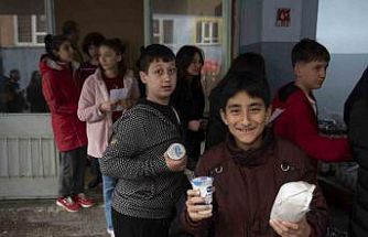 Öğrencilere 23 Nisan’da döner ikramı