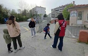 Okul önlerinde sıkı denetim