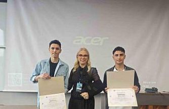 Okullarını uluslararası kongrede başarıyla temsil ettiler