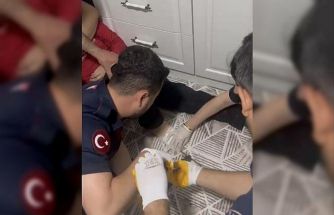 Osmaniye’de ayağına mangal şişi saplanan çocuk hastaneye kaldırıldı