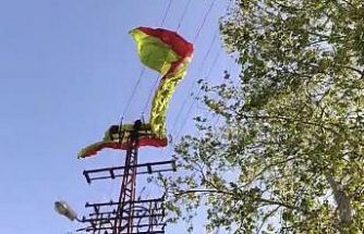 Osmaniye’de yamaç paraşütü pilotu iniş sırasında elektrik tellerine takıldı