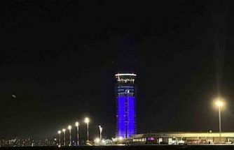 Otizm Farkındalık Günü’nde Sabiha Gökçen Havalimanı kulesi maviye büründü