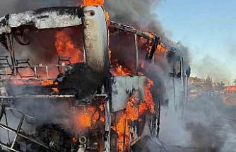 Otobüs alev topuna döndü, yolcular son anda kurtuldu