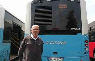 Otobüs şoföründen patenci çocuklara LED’li uyarı: "Patenci kardeş tutma arkadan, anneni babanı ağlatma arkandan"