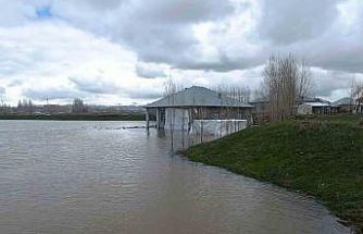 Patnos’ta sağanak taşkına neden oldu: Evleri su bastı
