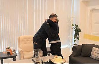 Polis olma hayali kuran gencin özel günü Emniyet’te kutlandı