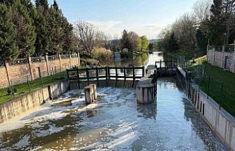 Porsuk Çayı’nın yüzeyi köpükle kaplandı