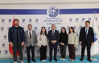 Rektör Altun, IEEE Kulübü öğrencileri ile bir araya geldi