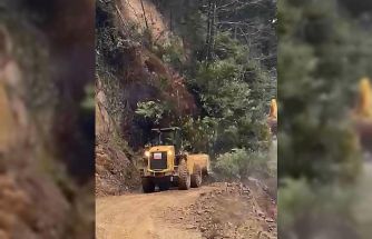 Rize’de heyelanı temizleyen iş makinesi 2. heyelandan son anda kurtuldu