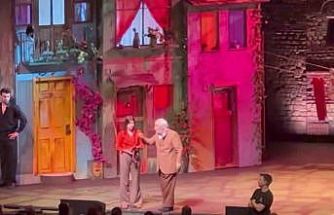 Sahnede fenalaşan Müjdat Gezen hastaneye kaldırıldı